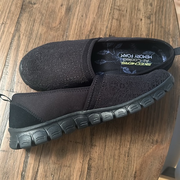 Skechers Air-cooled memory foam - excellent condition! - Picture 5 of 9